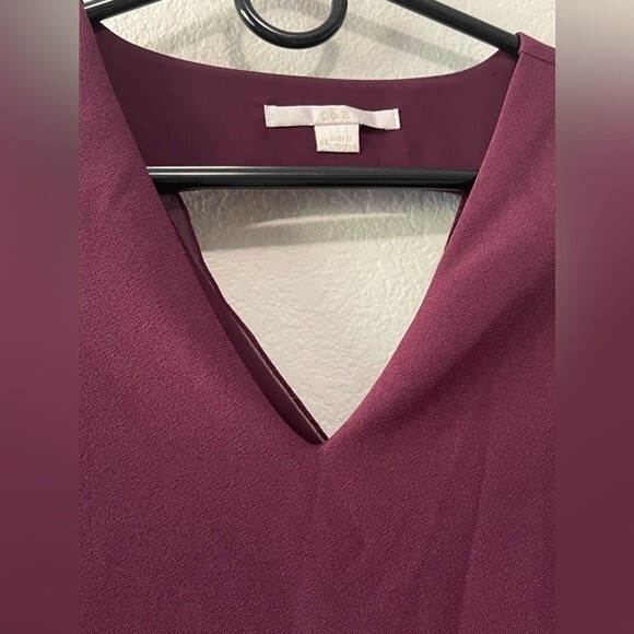 C & E Maroon 3/4 Sleeve Blouse with Triangle Cutout in Back Soft Mesh Lining XS - Picture 6 of 7